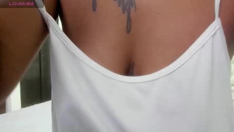 Snapshot of lexxi_ross chatting on 10-17-25, 02:41 LEXXI online show from 10-17-25, 02:41