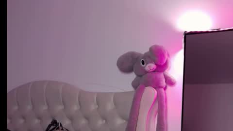 Lexxyselena online show from 11-18-25, 10:47