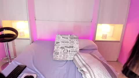 L I A  online show from 03-04-25, 08:16