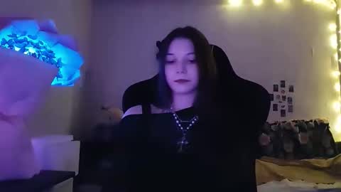 Leyla online show from 12-21-25, 05:53