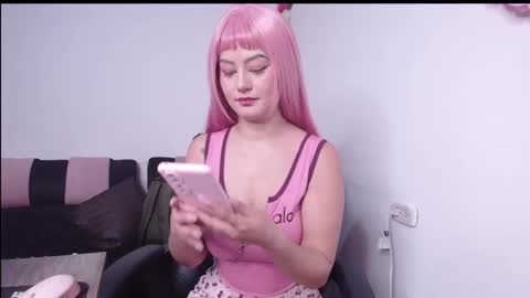 Snapshot of leydysexlover chatting on 02-18-25, 12:04 Leydy online show from 02-18-25, 12:04