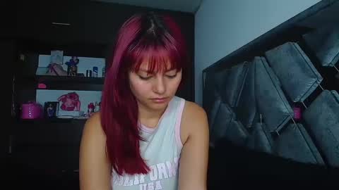 Snapshot of leydysexlover chatting on 09-15-25, 12:21 Leydy online show from 09-15-25, 12:21