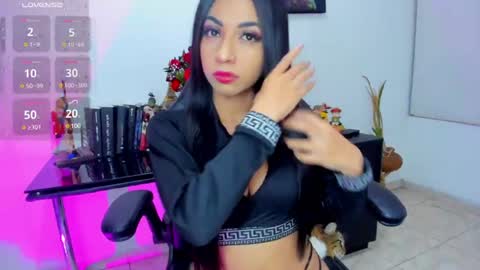 Snapshot of leydystone chatting on 02-07-25, 03:01 Leydy Stone online show from 02-07-25, 03:01