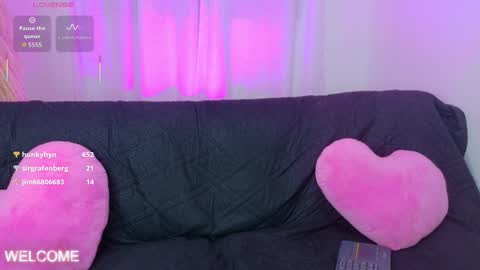 Snapshot of leydystone chatting on 09-10-25, 04:18 Leydy Stone online show from 09-10-25, 04:18