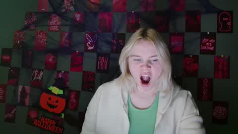 Leyla online show from 10-07-25, 06:43