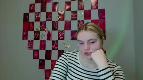 Leyla online show from 11-20-25, 07:08