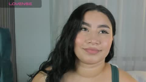 Leyla online show from 10-19-25, 05:35