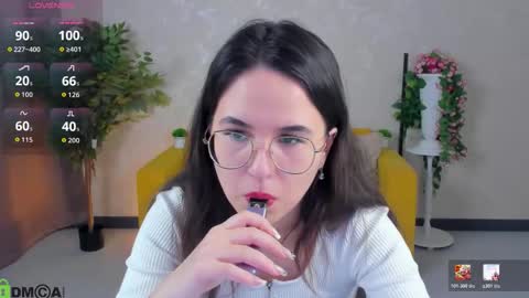 Snapshot of leylamirage chatting on 02-18-26, 04:30 leylamirage online show from 02-18-26, 04:30