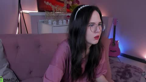 Snapshot of leylamirage chatting on 02-26-26, 12:15 leylamirage online show from 02-26-26, 12:15