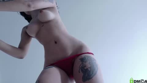 Snapshot of lia__summer chatting on 10-10-25, 03:44 lia__summer online show from 10-10-25, 03:44