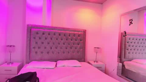 Lia  online show from 12-21-25, 03:46