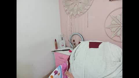 Snapshot of lia_hottie chatting on 12-10-24, 11:00 Lia online show from 12-10-24, 11:00
