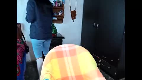 Snapshot of lia_hottie chatting on 12-20-24, 01:11 Lia online show from 12-20-24, 01:11