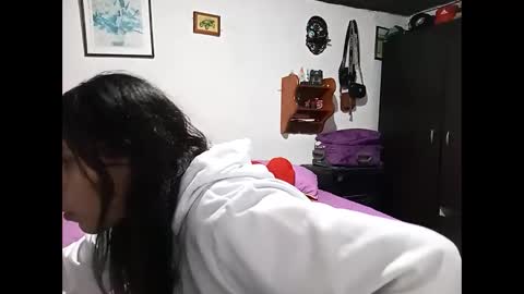 Snapshot of lia_hottie chatting on 02-15-25, 12:04 Lia online show from 02-15-25, 12:04