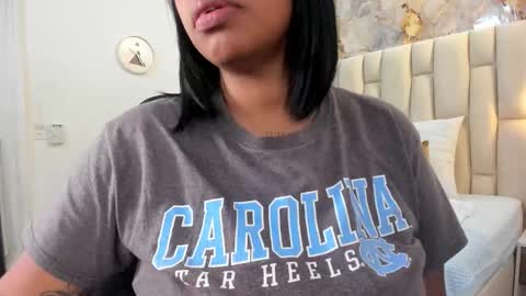 lia_mariana online show from 02-18-26, 05:09