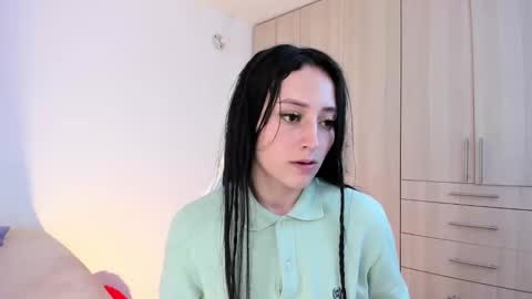 Little Queen Lia  online show from 12-20-24, 11:37