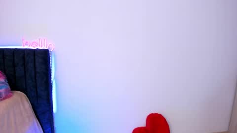 Little Queen Lia  online show from 12-29-24, 10:14