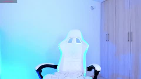 Little Queen Lia  online show from 02-04-25, 09:41