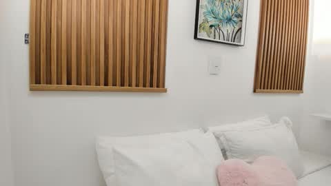 Snapshot of lia_quinn chatting on 12-14-25, 03:45 Lia online show from 12-14-25, 03:45