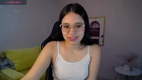 Snapshot of lia_rose_ch chatting on 06-24-26, 12:26 lia_rose_ch online show from 06-24-26, 12:26