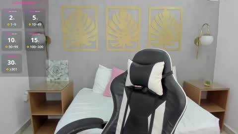 Lia  online show from 02-12-25, 05:37