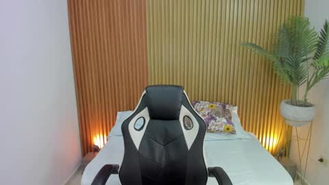 Lia  online show from 02-23-25, 05:23