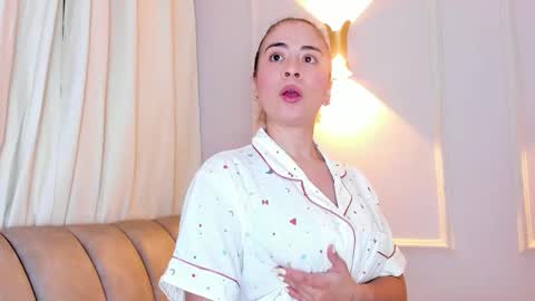 Snapshot of lia_walton__ chatting on 10-14-25, 03:57 liz walton online show from 10-14-25, 03:57