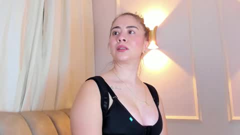 Snapshot of lia_walton__ chatting on 11-05-25, 04:40 liz walton online show from 11-05-25, 04:40