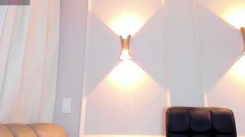 Snapshot of lia_walton__ chatting on 12-02-25, 12:21 liz walton online show from 12-02-25, 12:21