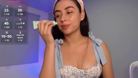 Snapshot of liaa_cute_ chatting on 10-11-25, 03:17 lia online show from 10-11-25, 03:17