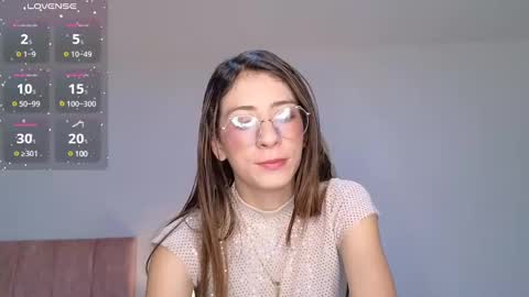 Snapshot of liaaa___ chatting on 12-21-24, 01:32 Lia online show from 12-21-24, 01:32