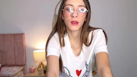 Snapshot of liaaa___ chatting on 12-26-24, 02:37 Lia online show from 12-26-24, 02:37