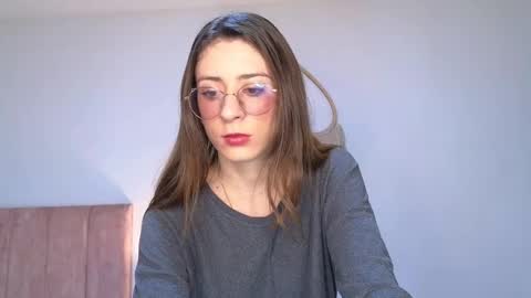 Snapshot of liaaa___ chatting on 12-29-24, 01:28 Lia online show from 12-29-24, 01:28