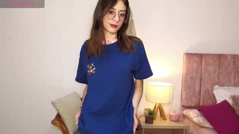Snapshot of liaaa___ chatting on 01-09-25, 02:29 Lia online show from 01-09-25, 02:29