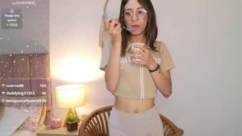 Snapshot of liaaa___ chatting on 01-17-25, 05:30 Lia online show from 01-17-25, 05:30