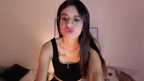Snapshot of liaaa___ chatting on 10-10-25, 01:10 Lia online show from 10-10-25, 01:10