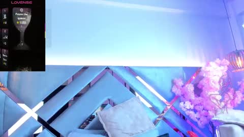 Snapshot of liaagener chatting on 11-24-25, 02:44 Liaa online show from 11-24-25, 02:44