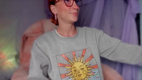 Snapshot of liahilton_ chatting on 12-17-24, 10:34 lh6 9c online show from 12-17-24, 10:34