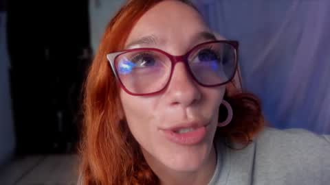 Snapshot of liahilton_ chatting on 12-18-24, 11:02 lh6 9c online show from 12-18-24, 11:02