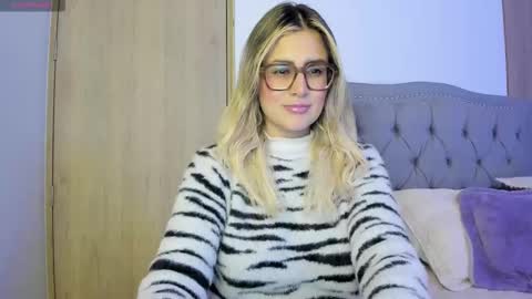 Lia  online show from 09-27-25, 11:54