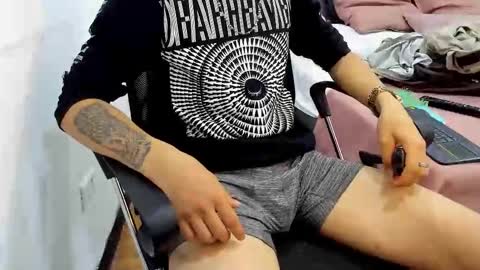 Snapshot of liam_adamms chatting on 02-21-26, 08:32 Liam Adamms online show from 02-21-26, 08:32