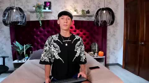 Liam  Tristan online show from 10-30-25, 08:31