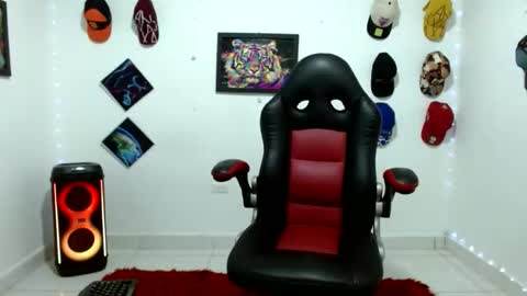 Snapshot of liam_andres12 chatting on 02-22-26, 10:52 Andres online show from 02-22-26, 10:52