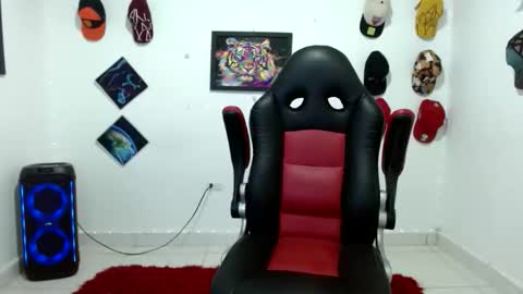 Snapshot of liam_andres12 chatting on 02-23-26, 10:40 Andres online show from 02-23-26, 10:40