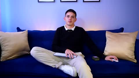 Liam online show from 01-17-25, 06:23