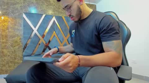 LIAM KLEIN online show from 09-27-25, 11:15