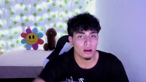 Snapshot of liam_ruiz_ chatting on 01-20-25, 10:59 Liam online show from 01-20-25, 10:59