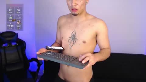 Snapshot of liam_ruiz_ chatting on 11-24-25, 03:28 Liam online show from 11-24-25, 03:28