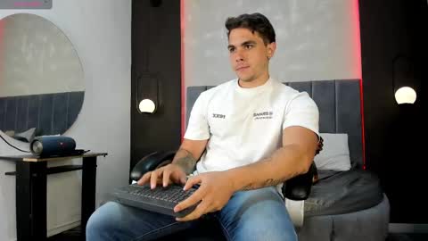 Liam online show from 10-06-25, 08:50