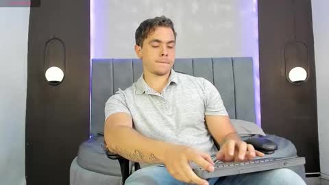 Liam online show from 10-18-25, 09:04